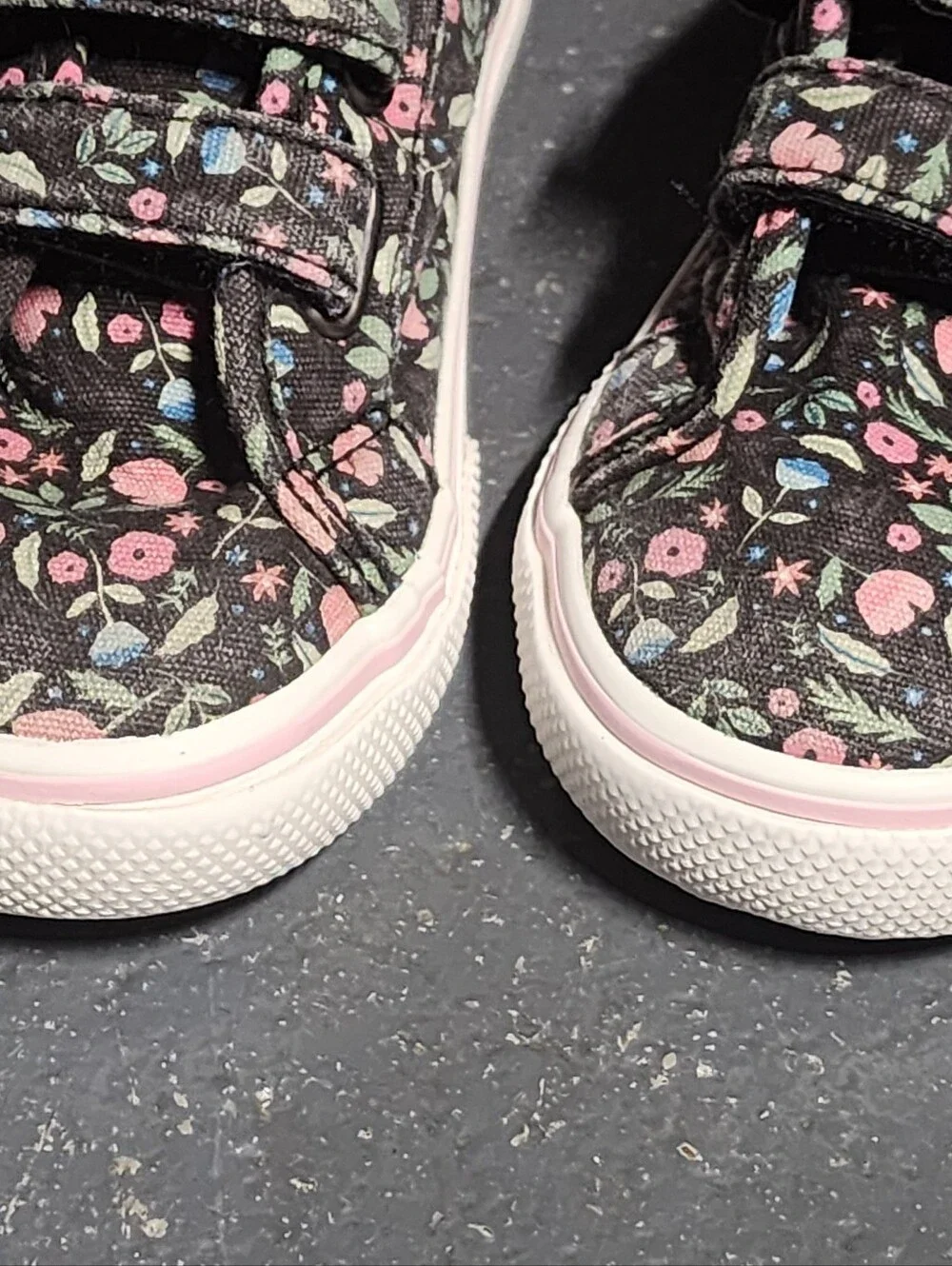Wonder Nation Slip On Sneakers Black Floral Girls Size 9
